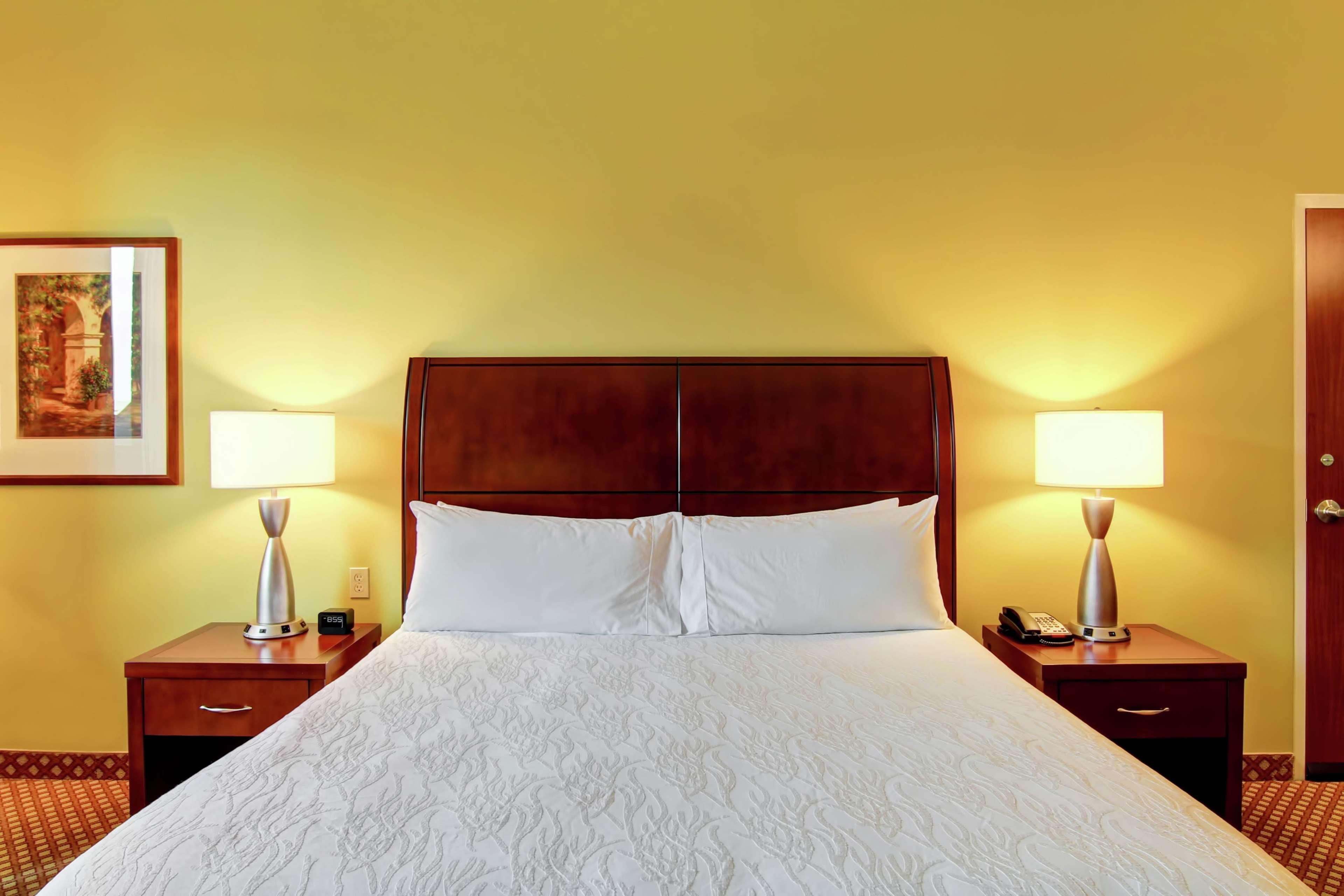 Hilton Garden Inn Ottawa Airport Екстериор снимка