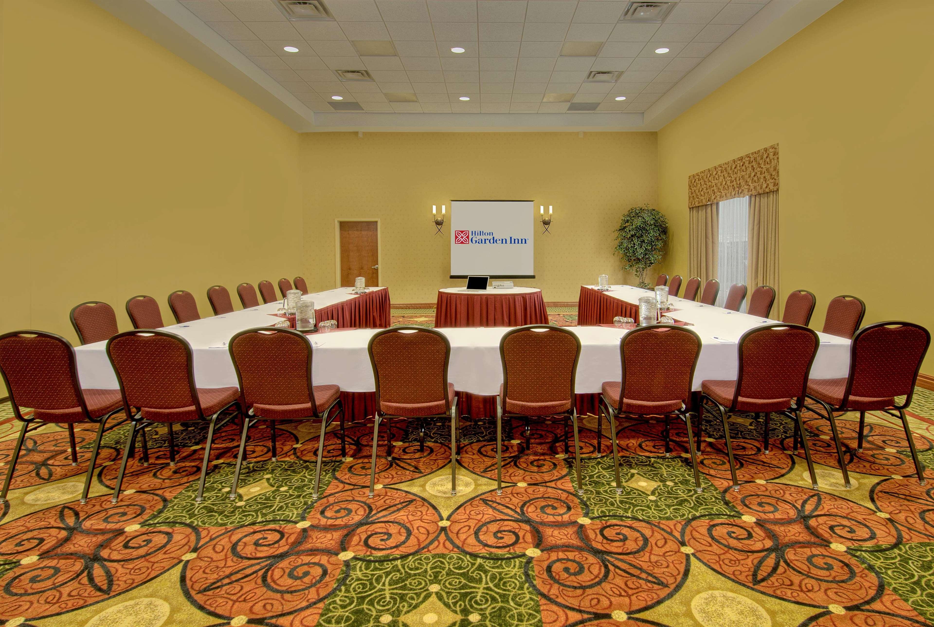 Hilton Garden Inn Ottawa Airport Екстериор снимка