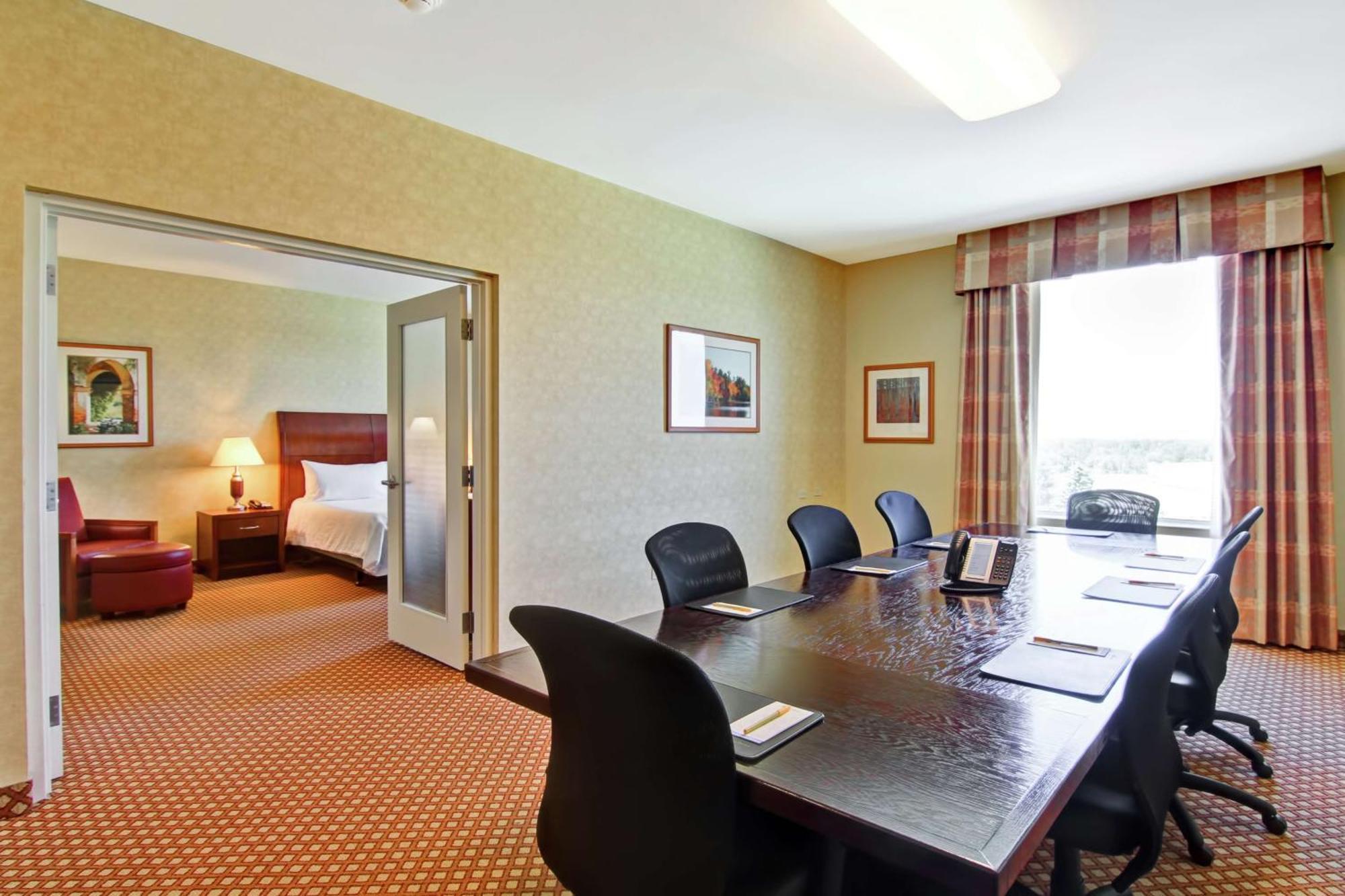 Hilton Garden Inn Ottawa Airport Екстериор снимка