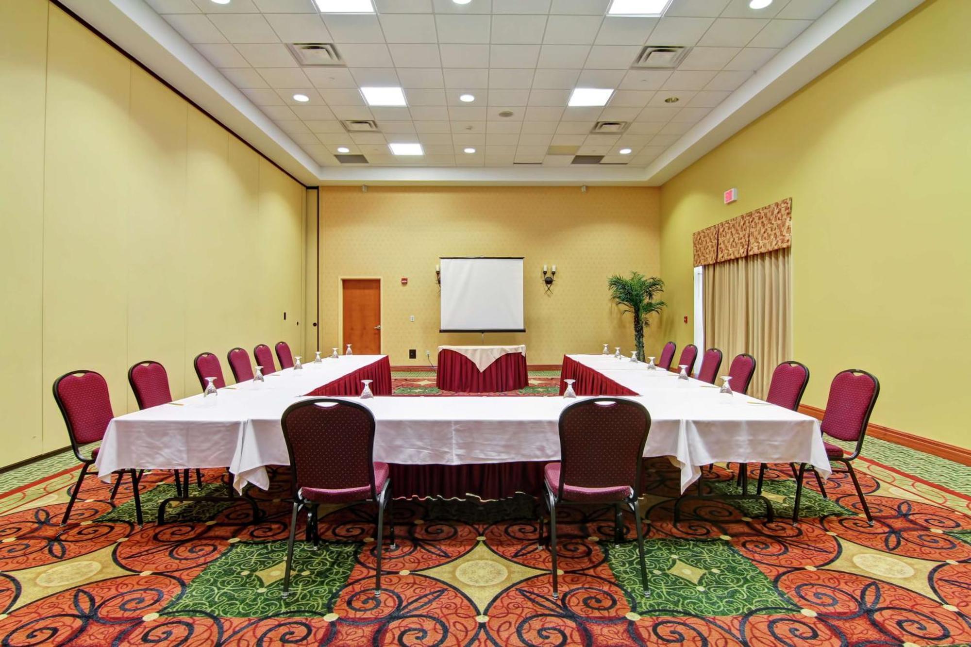 Hilton Garden Inn Ottawa Airport Екстериор снимка