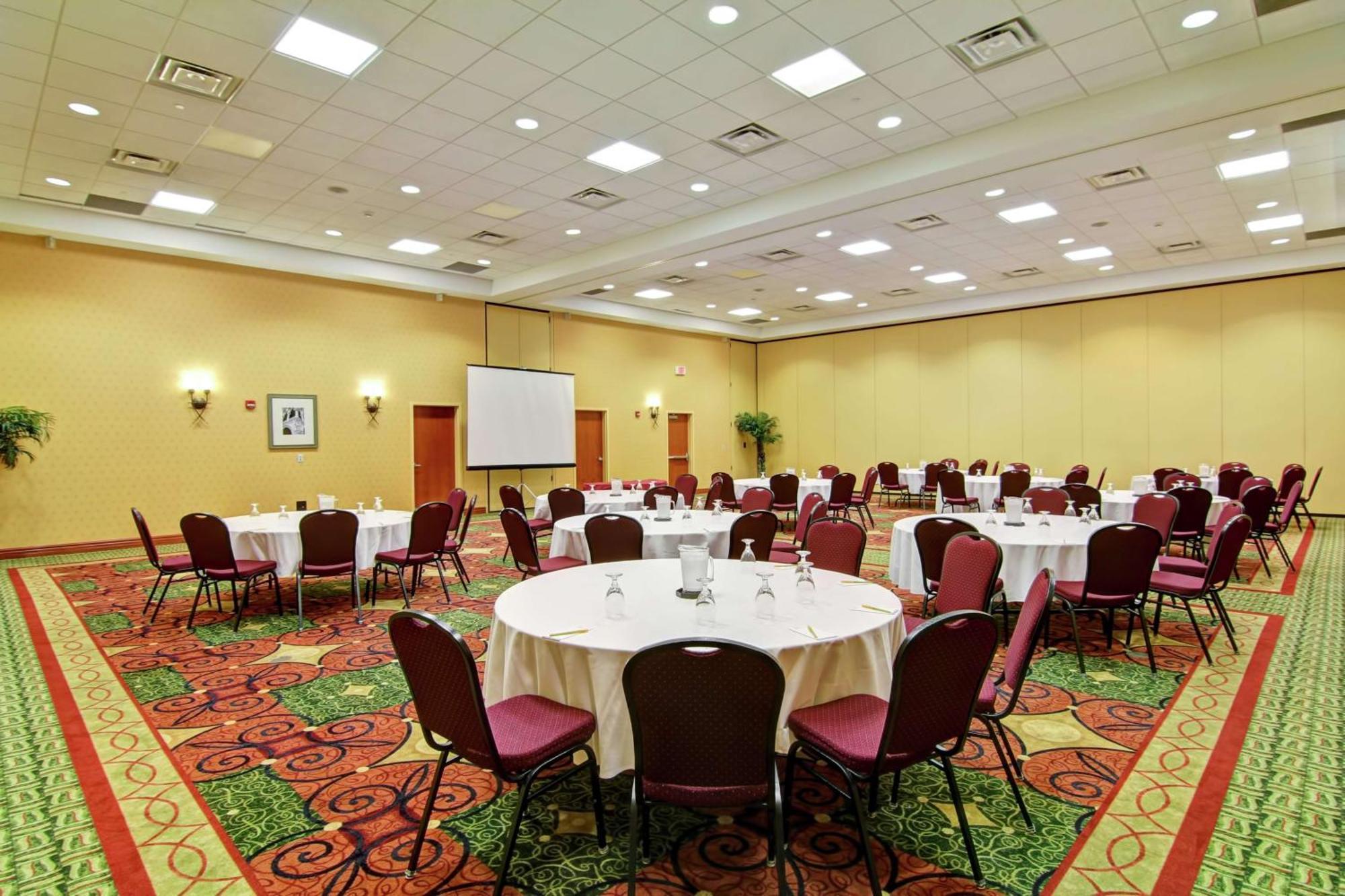 Hilton Garden Inn Ottawa Airport Екстериор снимка