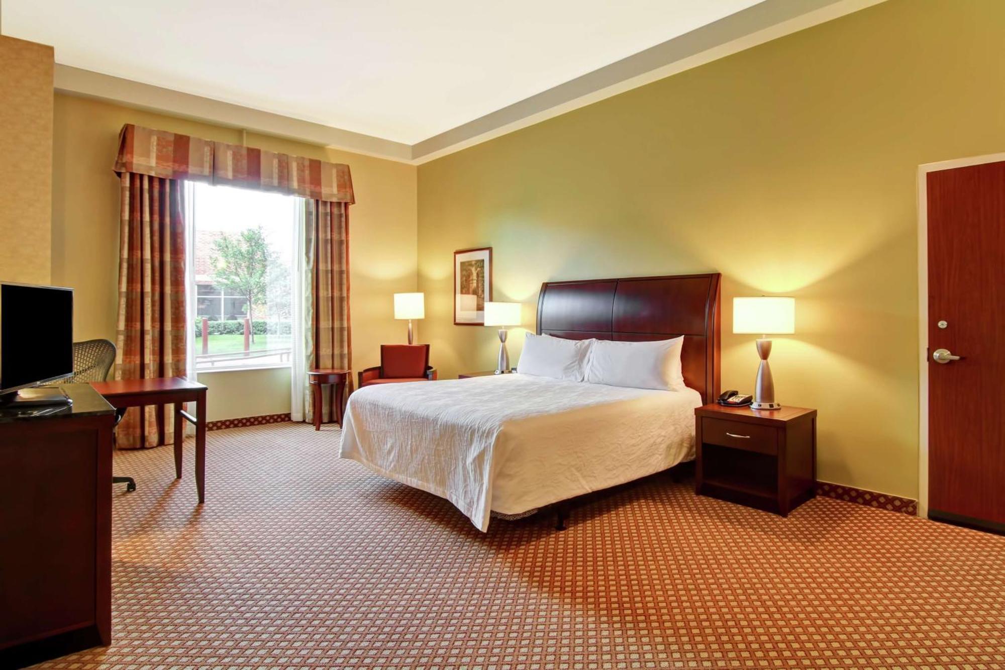 Hilton Garden Inn Ottawa Airport Екстериор снимка