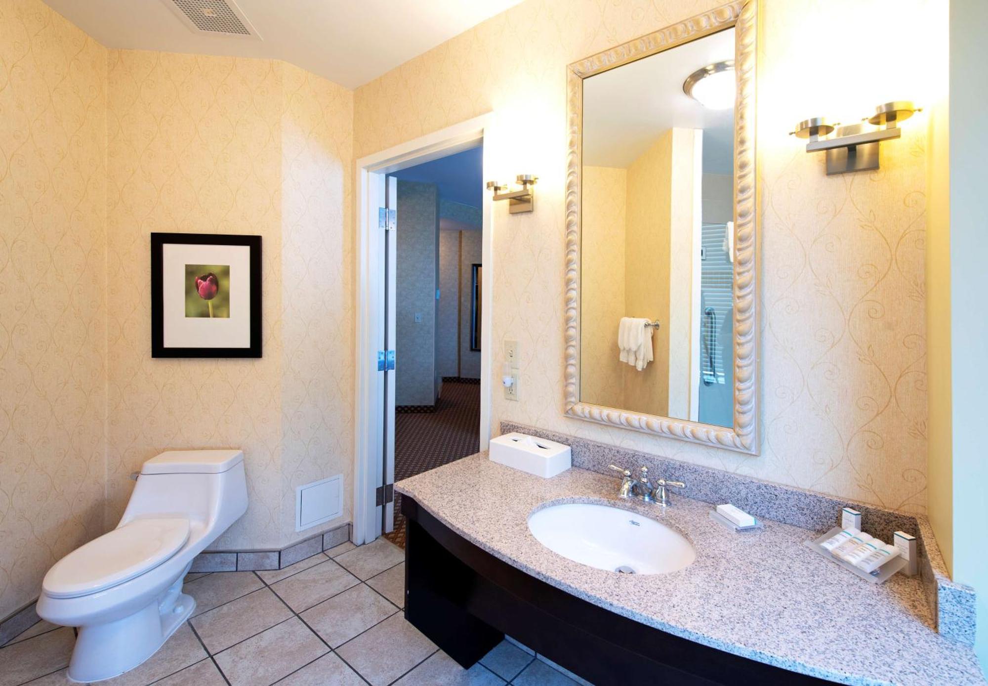 Hilton Garden Inn Ottawa Airport Екстериор снимка
