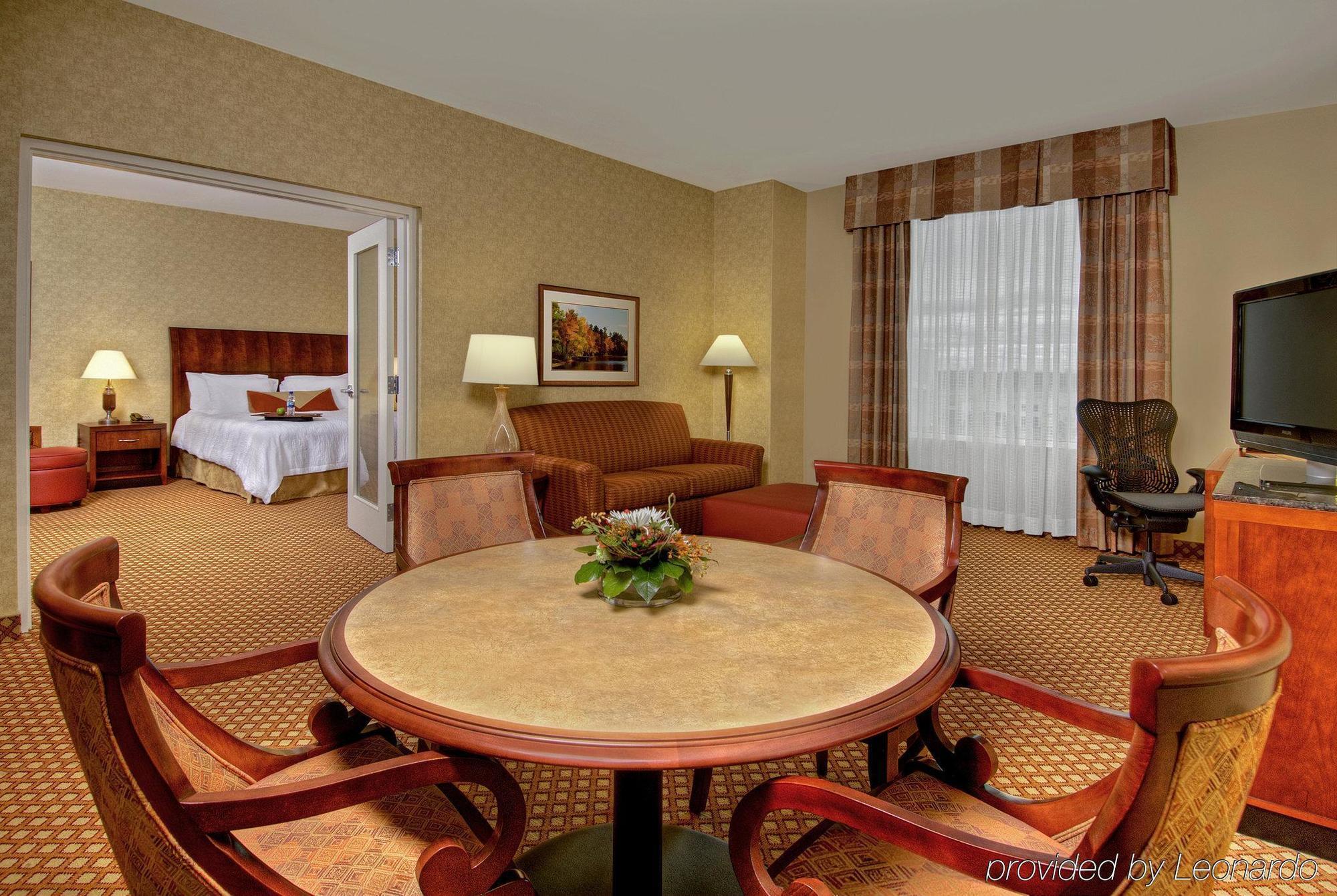 Hilton Garden Inn Ottawa Airport Стая снимка