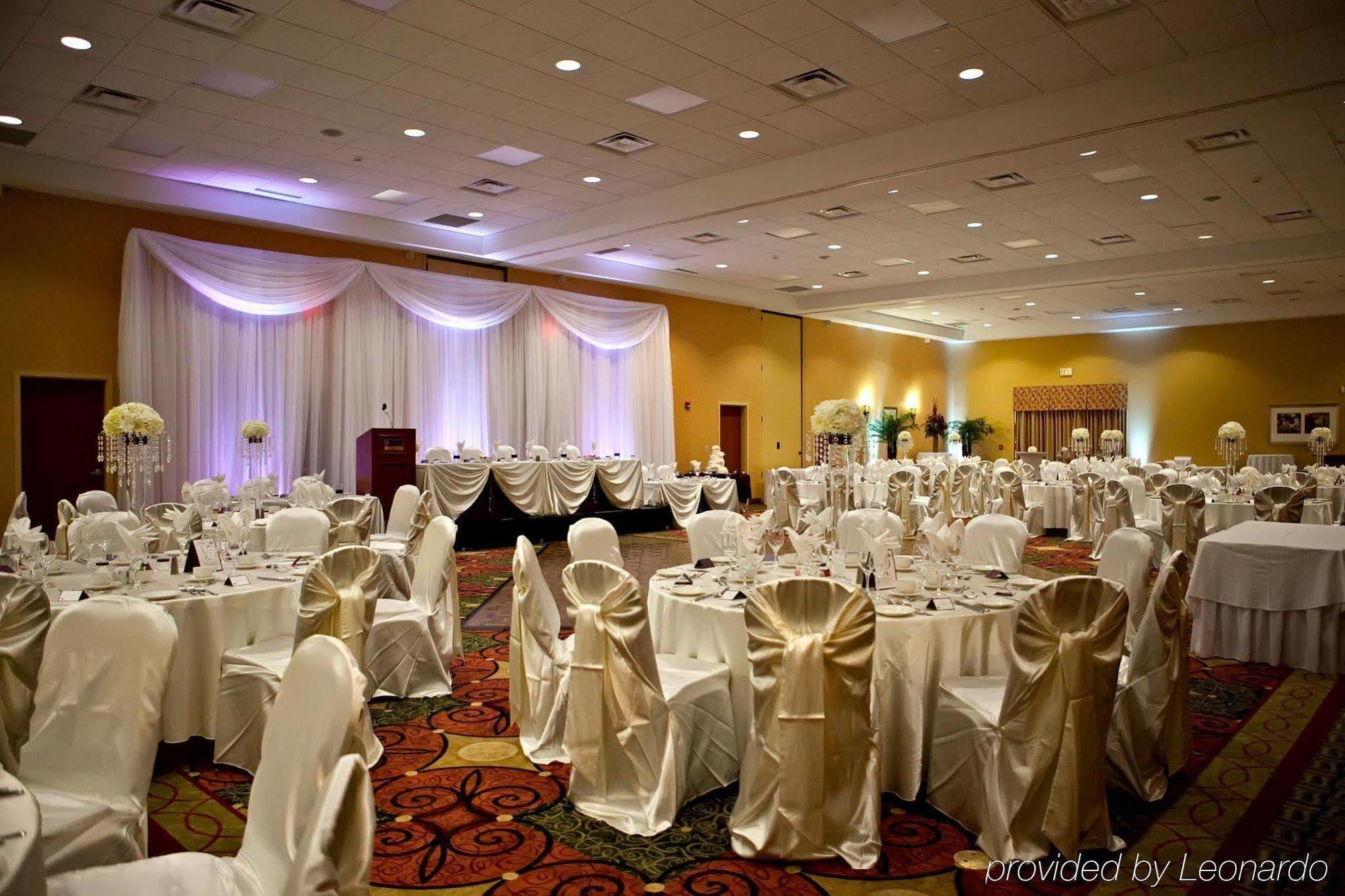 Hilton Garden Inn Ottawa Airport Ресторант снимка